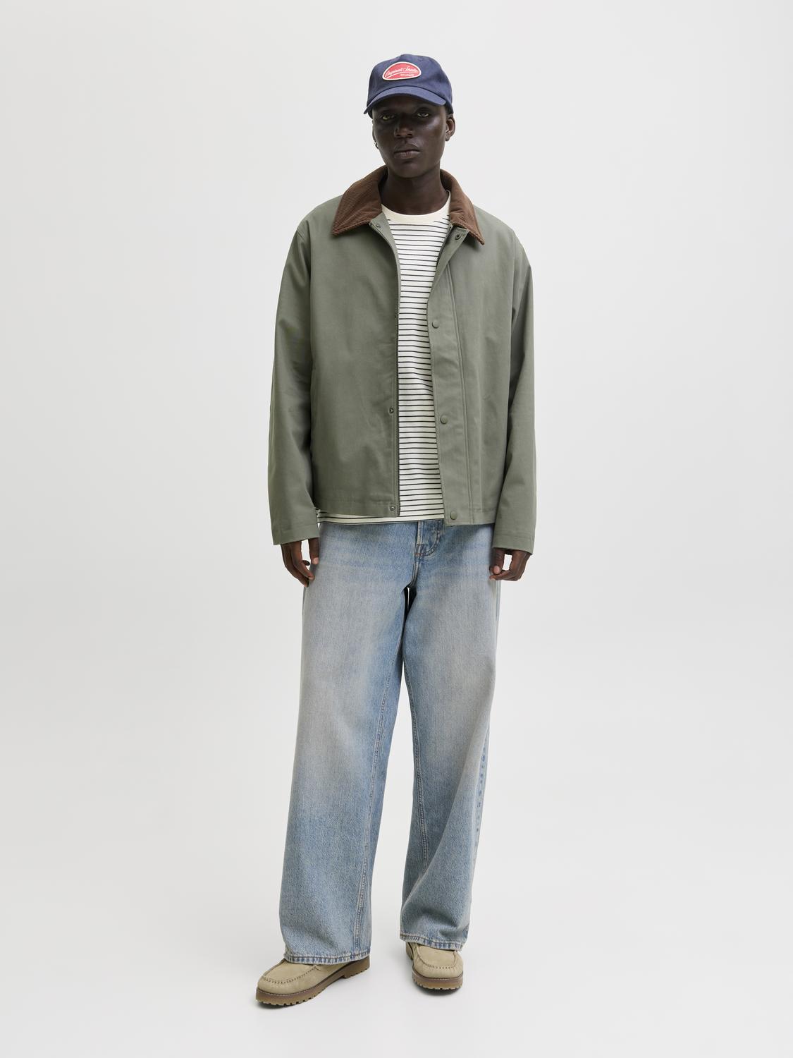 model_shot-front_full
